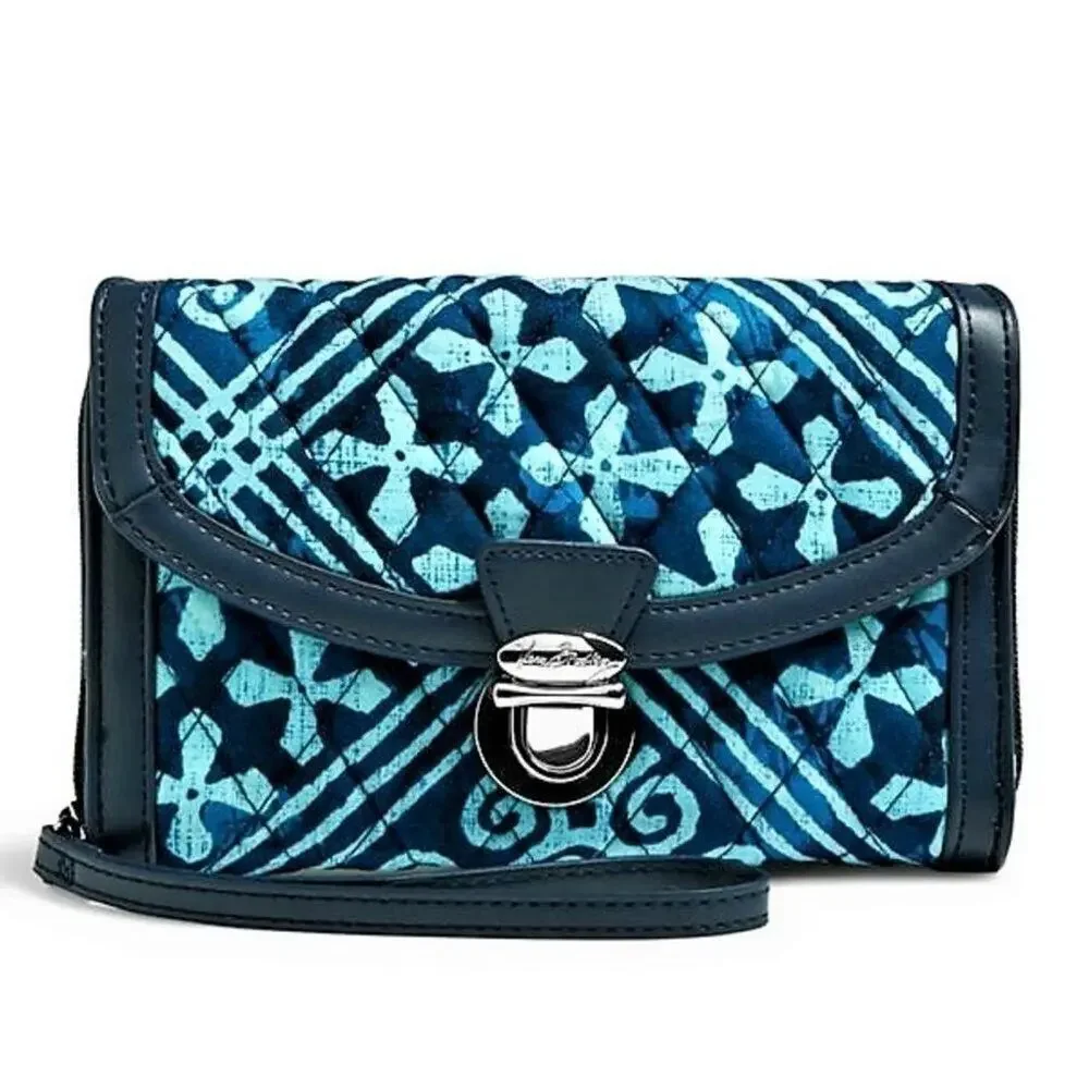 NEW Vera Bradley‎ ultimate wristlet in cuban tiles